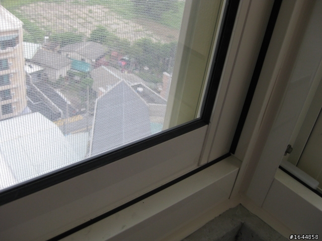 請各位大大幫我看這樣的氣密窗品質如何?