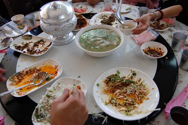 里港滇緬村美食