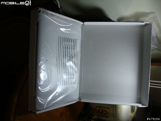 羅技也來搶筆電散熱市場→Logitech N100 簡易開箱分享