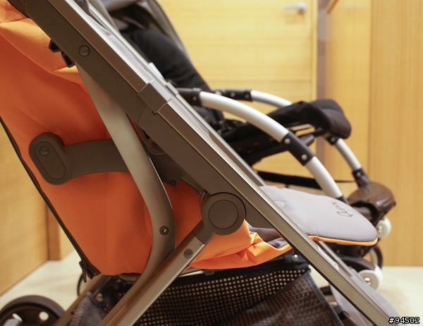 ［開箱］新款2010 Bugaboo Bee+推車, 同場加映與Quinny Senzz的比較圖