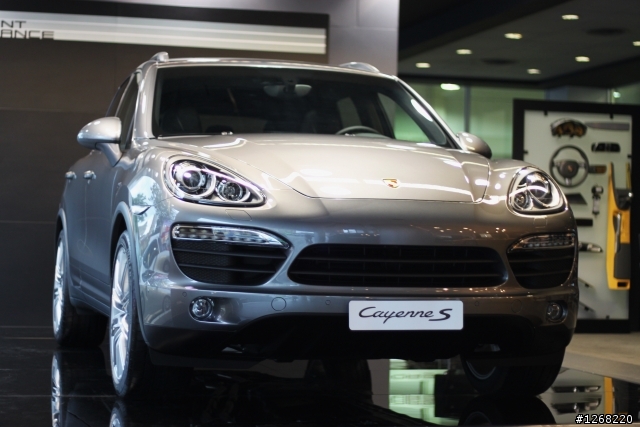 台中PORSCHE展示間的親切感XD