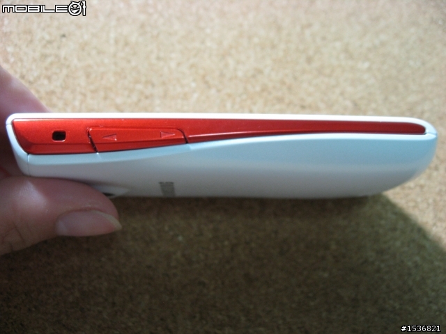 【小開箱】分享Monte S5628生活樂趣，噗浪、facebook一把罩！