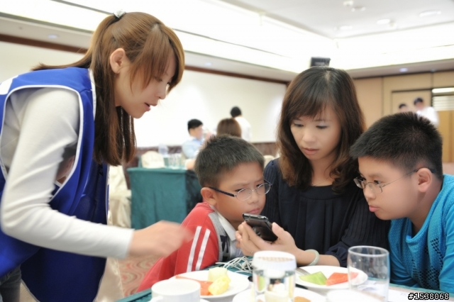 [三傲群雄耀安卓 星啟2.2漾風潮]S i9000 台中體驗