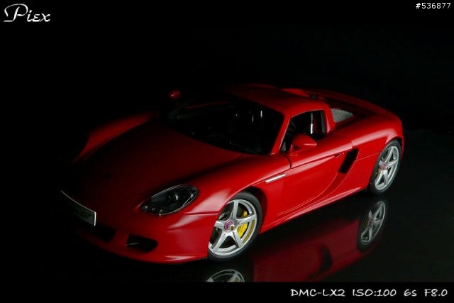 [1/18]火紅蛙王 Porsche Carrera GT