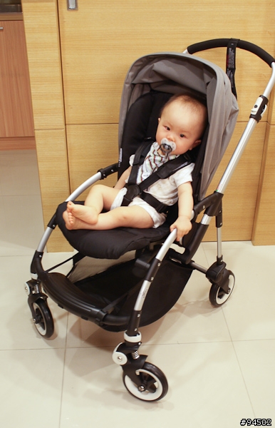 ［開箱］新款2010 Bugaboo Bee+推車, 同場加映與Quinny Senzz的比較圖