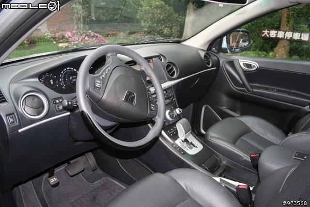 宜蘭巧遇LUXGEN的SUV