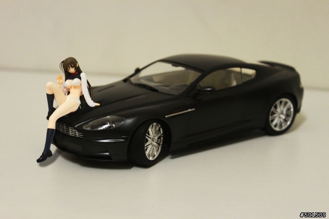 找了好久的 Aston Martin DBS