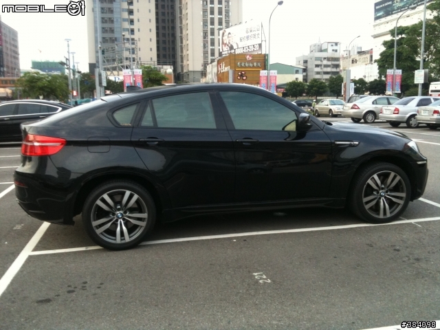 台中 X6M 黑 + 50i 白