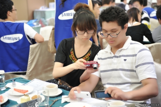 [三傲群雄耀安卓 星啟2.2漾風潮]S i9000 台中體驗