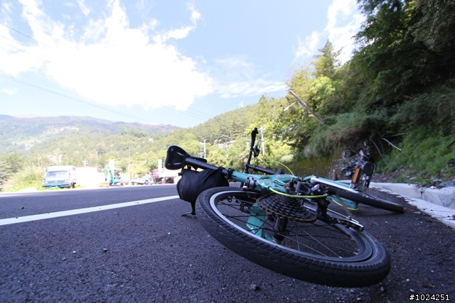這一刻，在公路之巔擁抱‧幸福