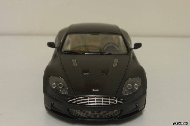 找了好久的 Aston Martin DBS