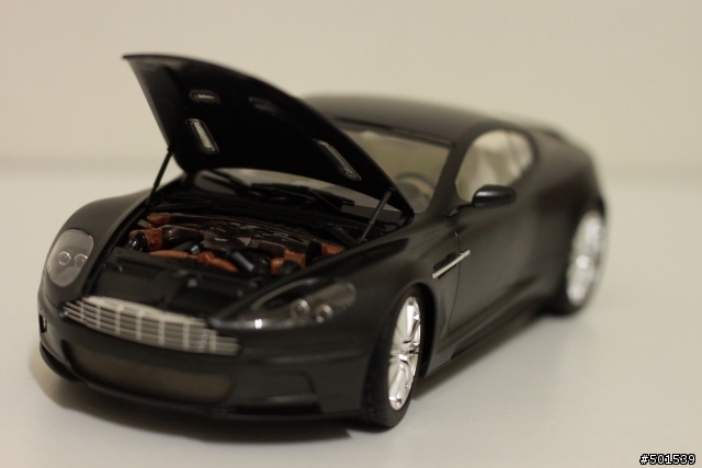 找了好久的 Aston Martin DBS