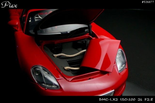 [1/18]火紅蛙王 Porsche Carrera GT