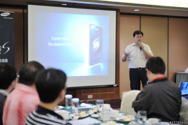 [三傲群雄耀安卓 星啟2.2漾風潮]S i9000 台中體驗