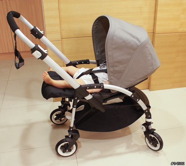 ［開箱］新款2010 Bugaboo Bee+推車, 同場加映與Quinny Senzz的比較圖