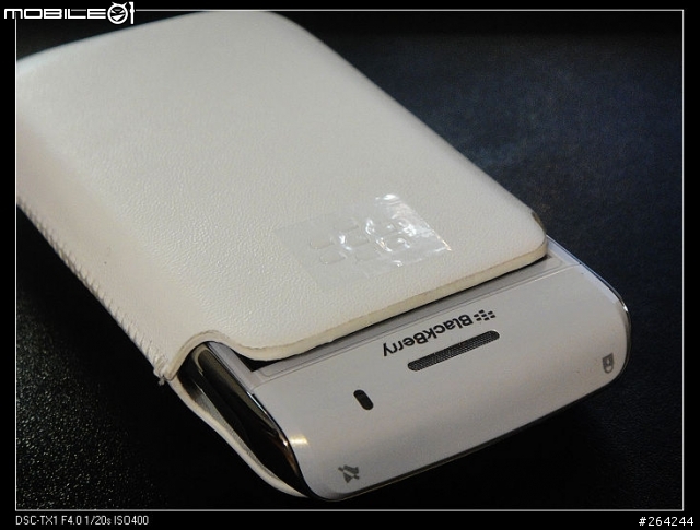 [分享] Blackberry 9700 原廠白開箱