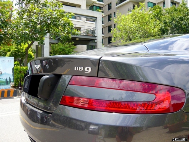 台南 - Aston Martin DB9