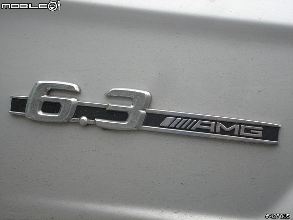 [街拍]出門買午餐驚遇見斯文猛駒E63 AMG