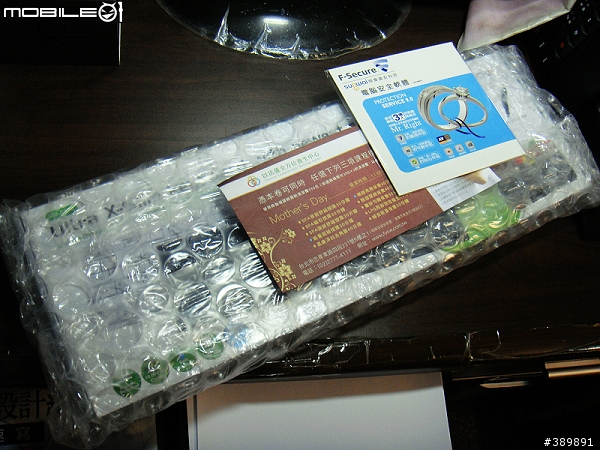[開箱文] 新平滑觸感～i-ROCKS KR-6431全尺寸懸浮式巧克力鍵盤
