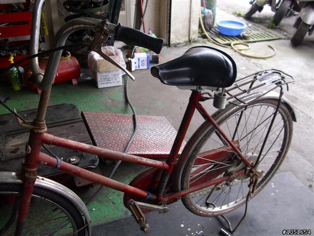 去外婆家整理倉庫發現老單車~國際牌