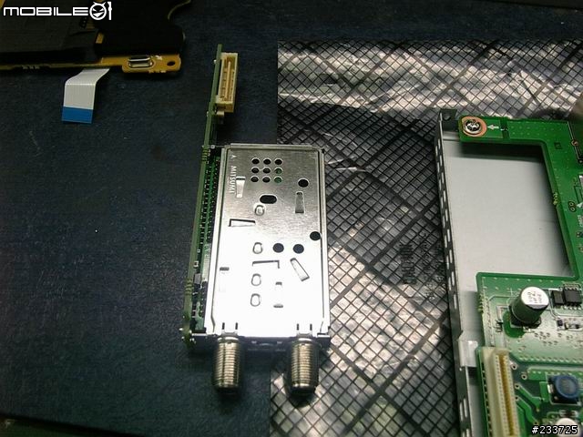 [開刀文]解剖 I.O DATA デジタルチユ ーナー  HVT-BCT300 及 東芝デジタルチユ ーナー  D-TR1
