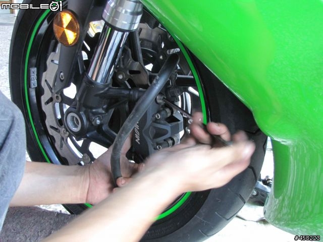 【小小開箱】Fren Tubo Carbon 油管 & Brembo HP CNC 輻卡 for ZX-6R 07"