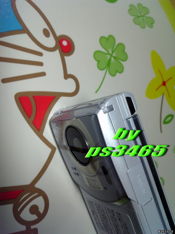 2010年夏季新機：docomo SH-07B銀色開箱圖