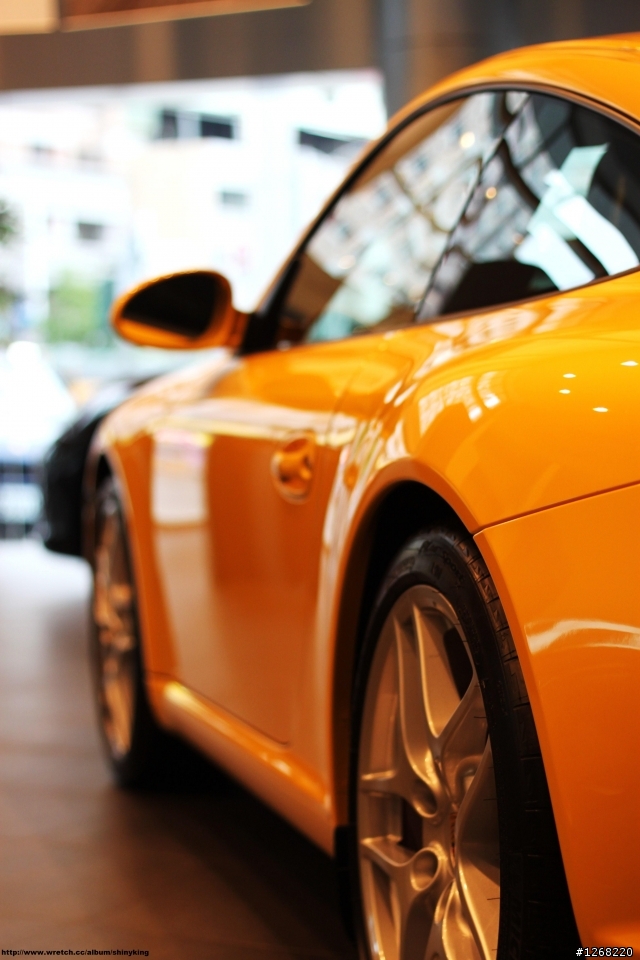 台中PORSCHE展示間的親切感XD