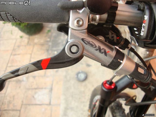 兩台登山車, Seven 堆大樓
