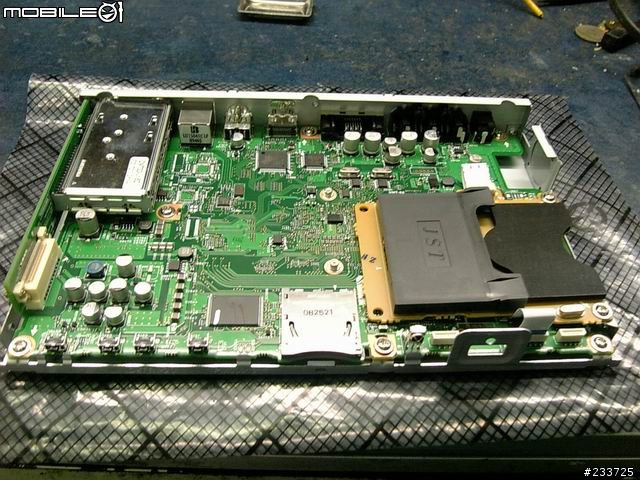 [開刀文]解剖 I.O DATA デジタルチユ ーナー  HVT-BCT300 及 東芝デジタルチユ ーナー  D-TR1