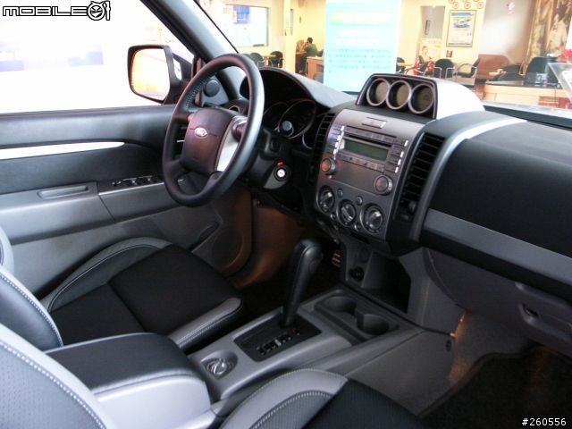 Ranger TDCi 3.0 展示間開箱