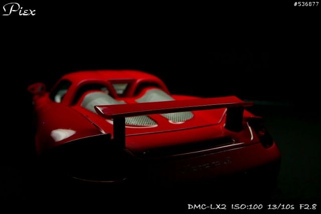 [1/18]火紅蛙王 Porsche Carrera GT