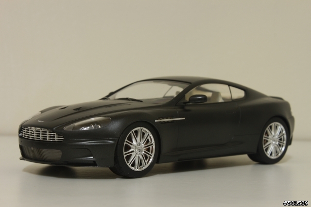 找了好久的 Aston Martin DBS