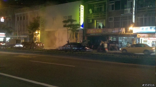 剛才散步完看到火燒車...