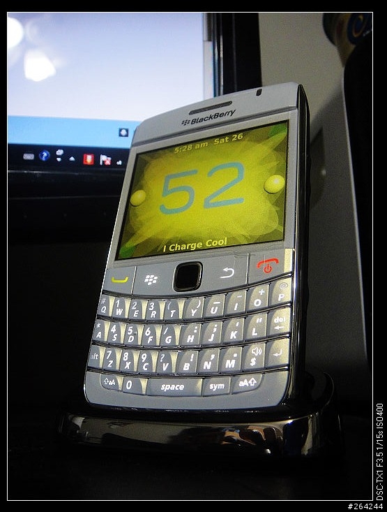 [分享] Blackberry 9700 原廠白開箱