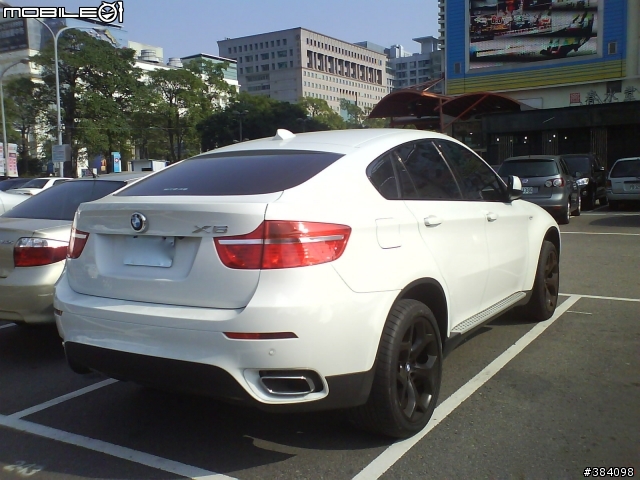 台中 X6M 黑 + 50i 白