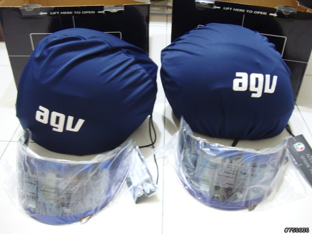 終於入手AGV K-3 Rossi鬼臉帽~~