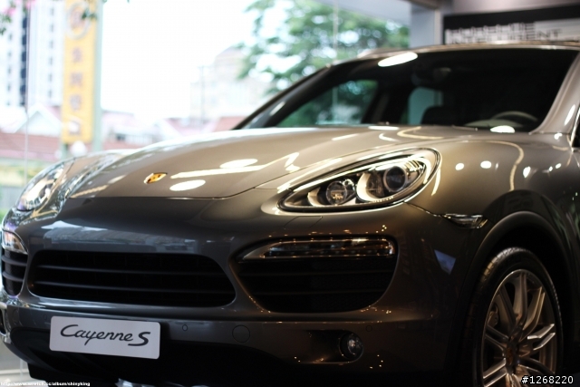 台中PORSCHE展示間的親切感XD
