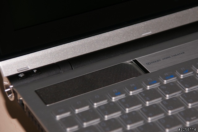 [開箱] 傳說中的影音高規格機－『Acer Aspire 5943G』