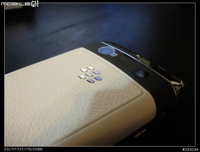 [分享] Blackberry 9700 原廠白開箱