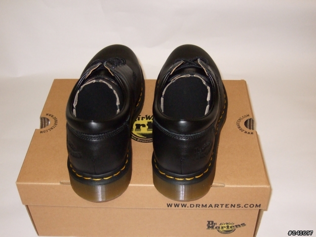 【開箱】馬汀大夫Dr. Martens 8053 5 Eye Padded Collar Shoe