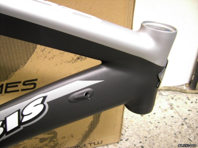浮起來黑金鋼 Kinesis KT-610