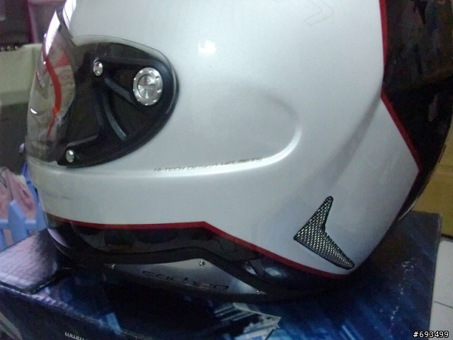 初次開箱分享:NEXX全罩式安全帽XR1R