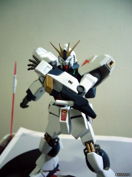 [分享] HGUC NU鋼彈半素組作品!!