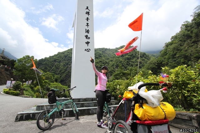 這一刻，在公路之巔擁抱‧幸福