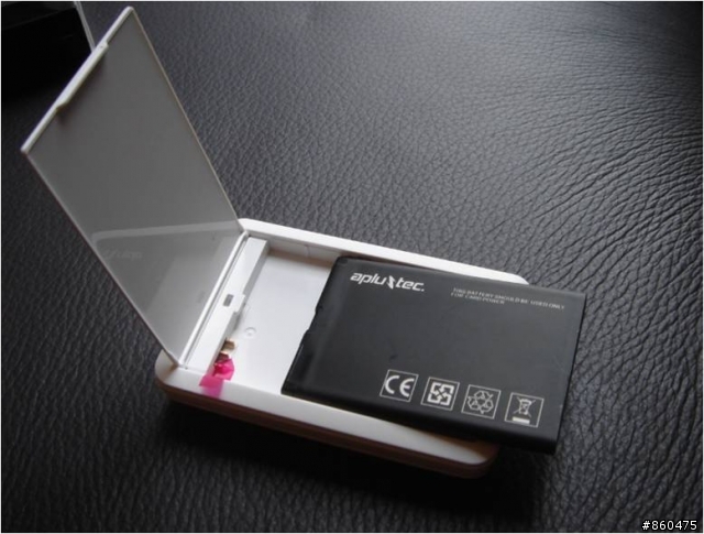 意外發現的好東西!! 隨身充電器,可以充iphone喔!!