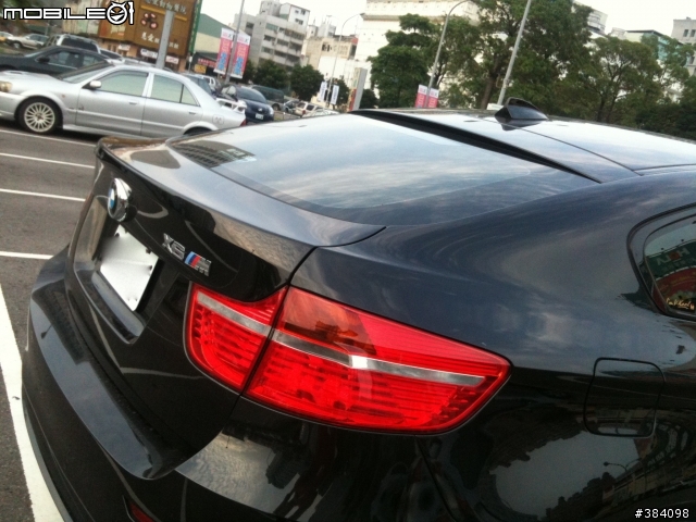 台中 X6M 黑 + 50i 白