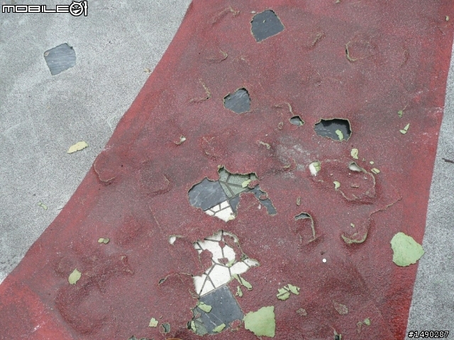 一中街滑倒事件 騎機車要小心