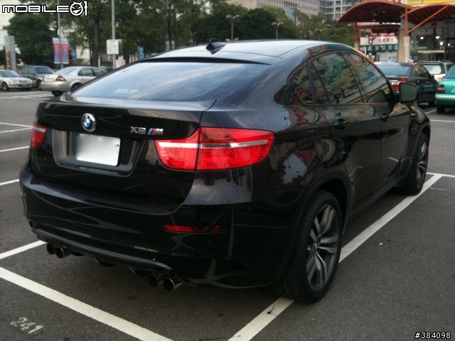 台中 X6M 黑 + 50i 白