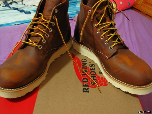 "分享"夢寐以求的(跟老婆求來的) red wing 9111.........